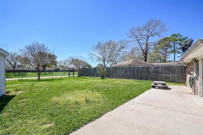 Building Photo - 11627 Bandlon Dr