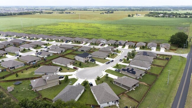 Building Photo - 1444 Acorn Wood