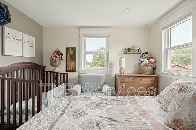Building Photo - 7938 Elm Dr