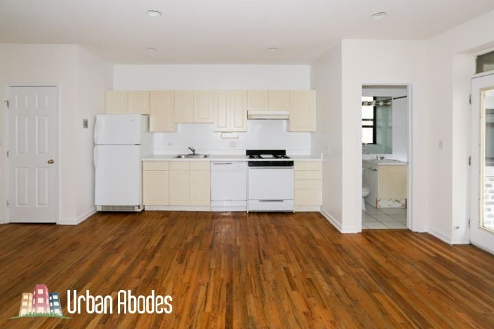 Building Photo - 911 W Dakin St