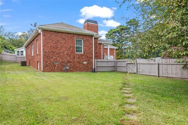 Building Photo - 208 Victoria Ln