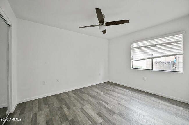Building Photo - 3065 N 67th Ave