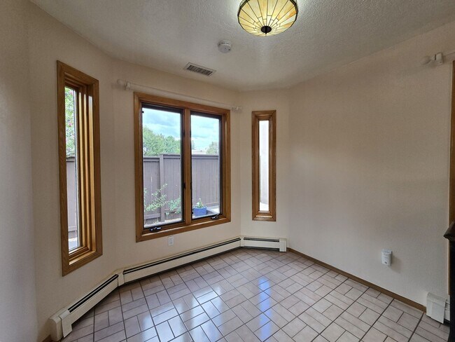 Building Photo - 2874 Plaza Amarilla