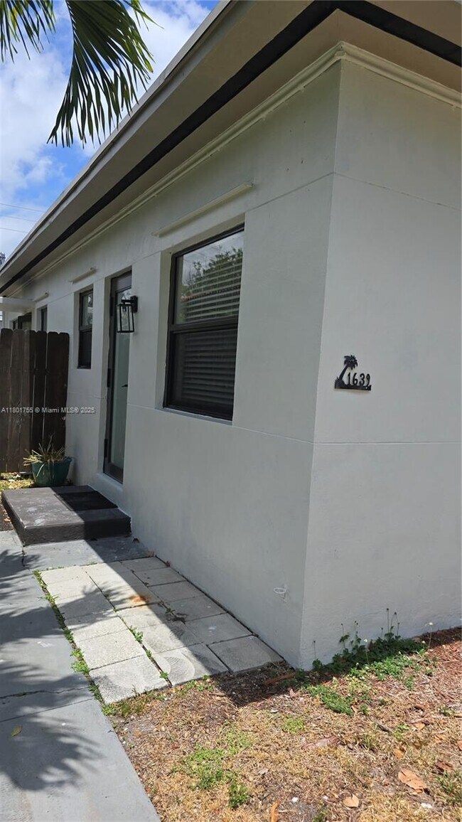 Building Photo - 1639 Funston St