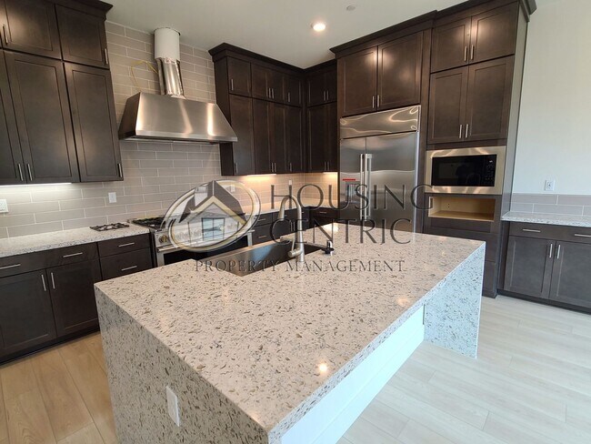 Building Photo - 8067 Grant Dr
