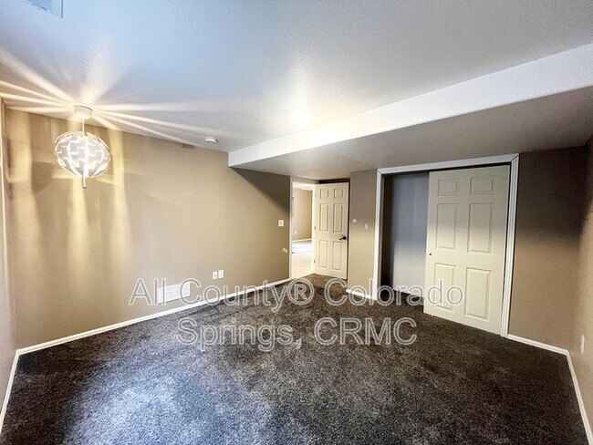 Building Photo - 14345 Woodrock Path