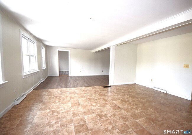 Building Photo - 1129 CT-169