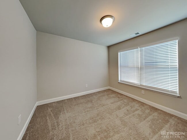 Building Photo - 109 Patagonia Rd