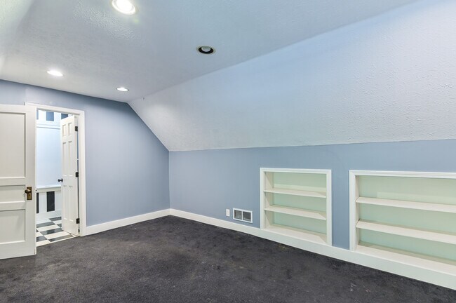 Building Photo - 511 Cannons Ln