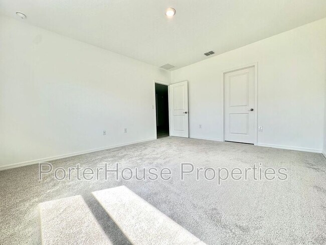 Building Photo - 4847 Sunflower St