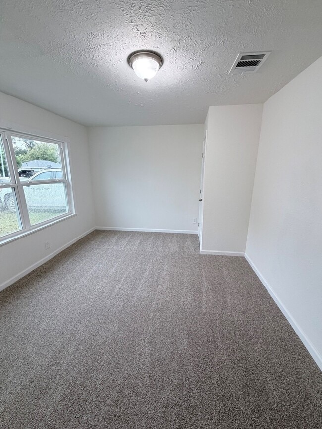 Building Photo - 5451 Oriole St