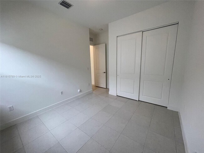 Building Photo - 4506 SW 174th Ave