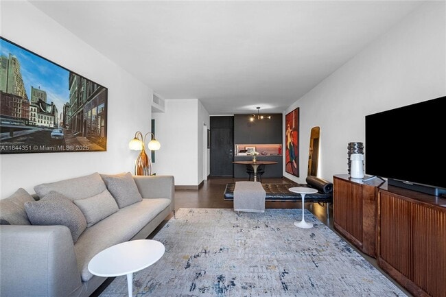 Building Photo - 7441 Wayne Ave