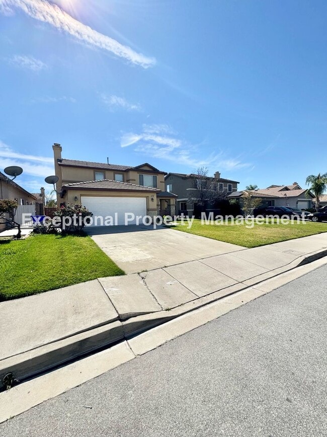 Building Photo - Ready to move in 3 bed 3 bath home