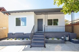 Building Photo - 2641 Alice St