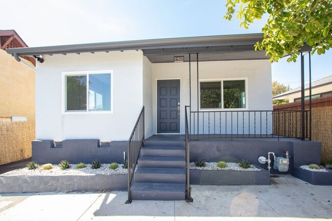 Building Photo - 2641 Alice St