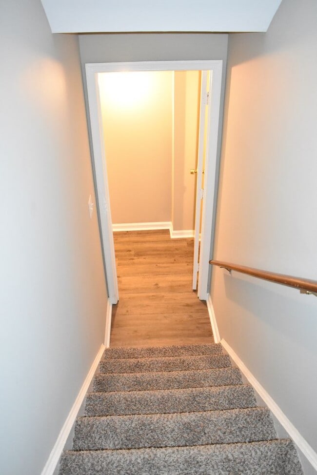 Building Photo - Great Split Foyer In Fredericksburg!