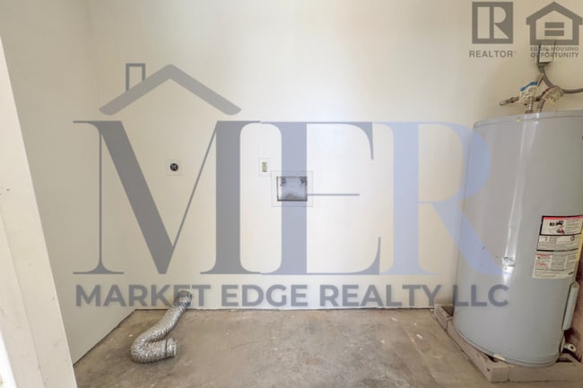 Building Photo - 3Bed/2Bath House 35th Ave/Bethany! NO APPLICATION FEE! - RV GATE, NO HOA!