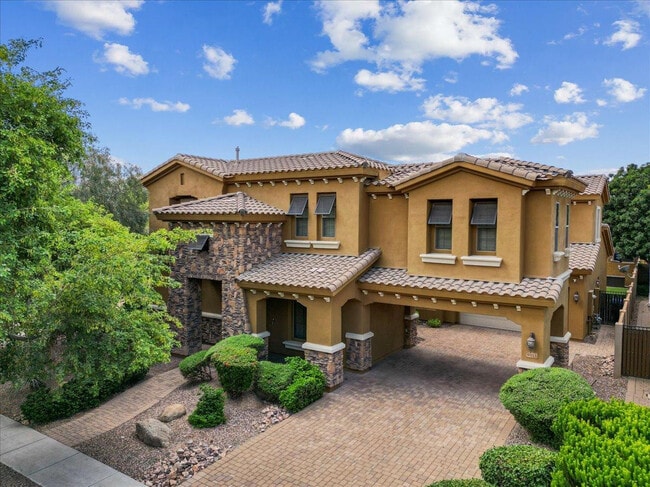 Building Photo - 4053 E Thunderheart Ct