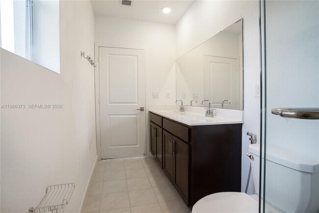 Building Photo - 846 SE 19th St