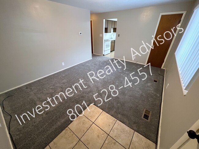 Building Photo - Two-Bedroom Apartment in South Salt Lake!