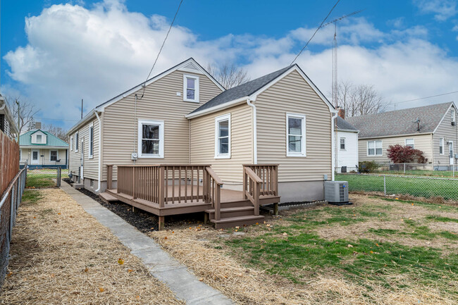 Building Photo - 930 Watervliet Ave