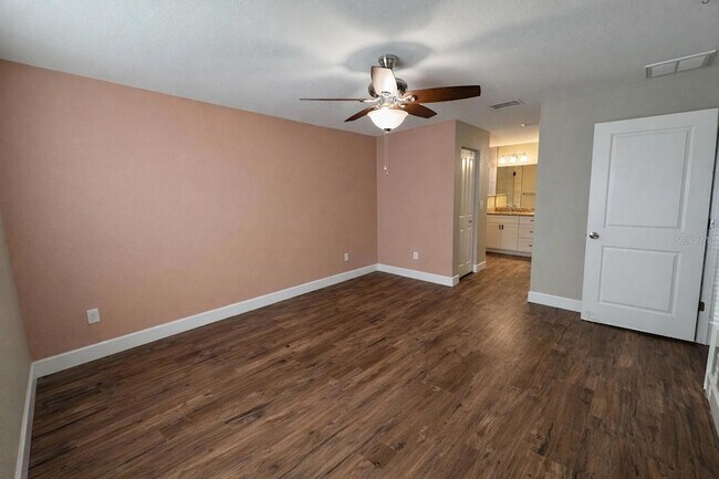 Building Photo - 5223 Kingsman Ave