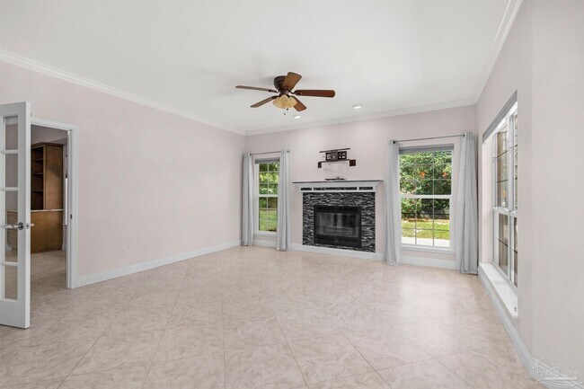 Building Photo - 8731 Thunderbird Dr