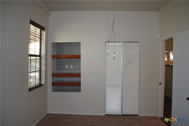 Building Photo - 13019 W Adams Ave