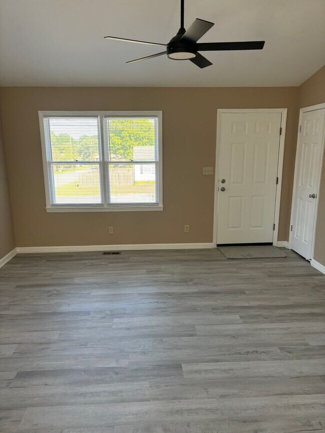 Building Photo - 508 Pomeroy St