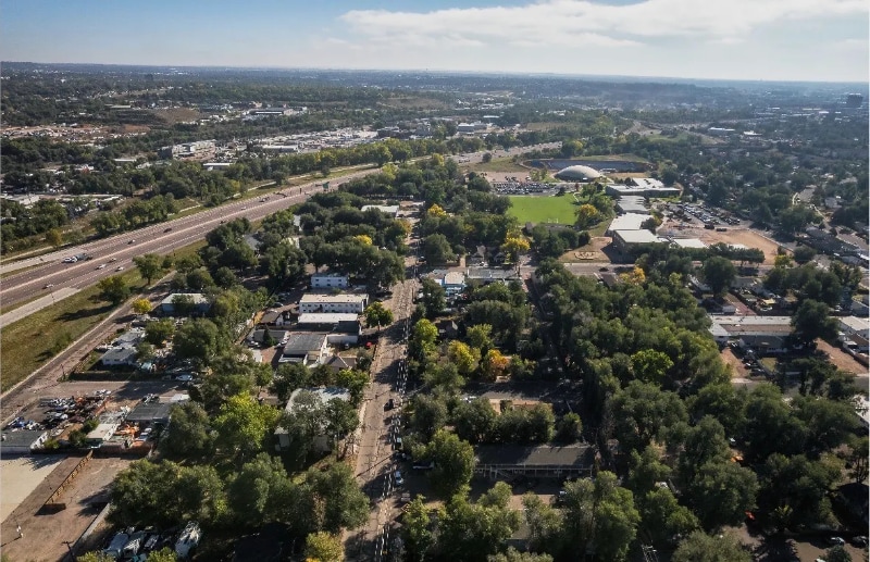 Building Photo - 319-321 E Brookside St