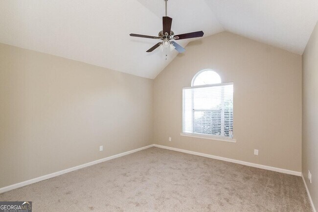 Building Photo - 1136 Oakwood Manor Ct