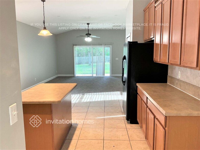 Building Photo - 14745 Falling Waters Dr