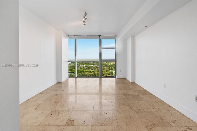 Building Photo - 2641 N Flamingo Rd