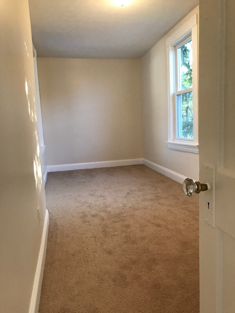 Building Photo - 1110 19th St