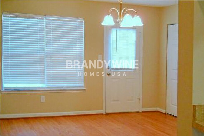 Building Photo - 6747 Saganaw Dr