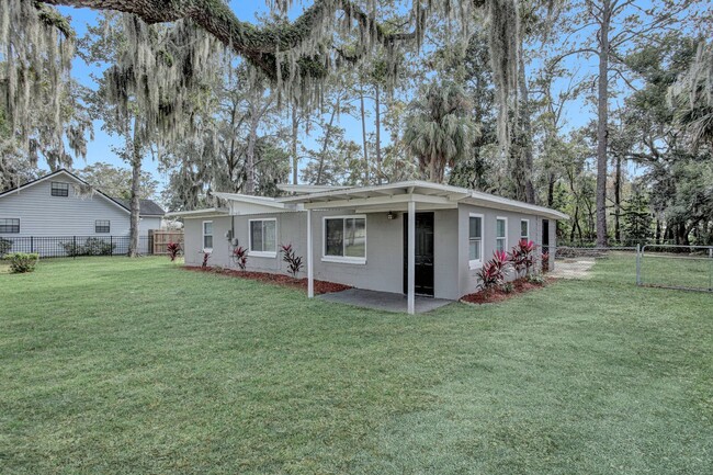 Building Photo - Newly renovated 3 bedroom/1 bathroom home ...