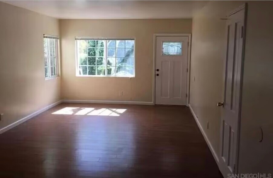 Building Photo - 3680 Voltaire St