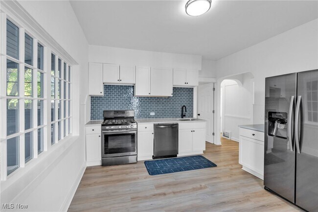 Building Photo - 2002 Valentine Ave