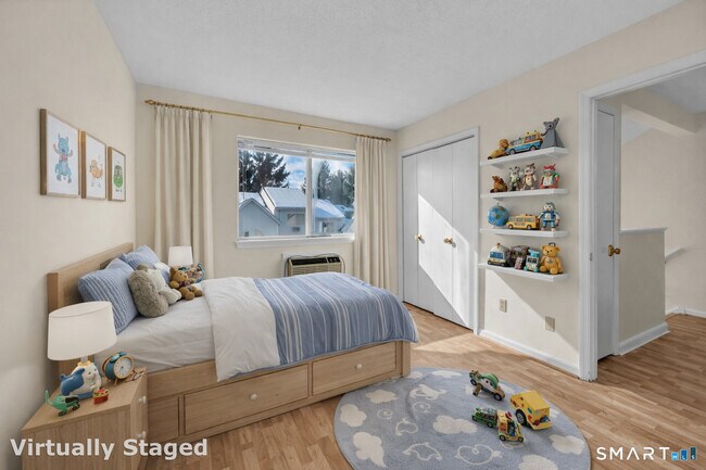 Building Photo - 925 Oronoke Rd