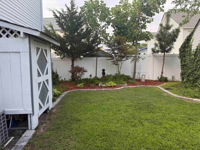 Building Photo - 33 Lighthouse Dr