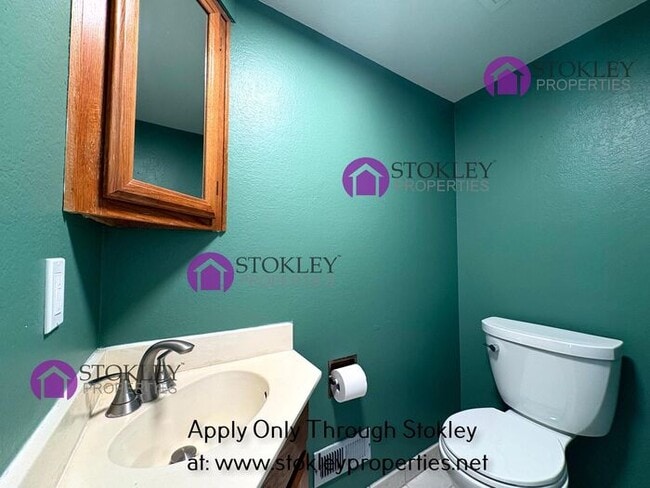 Building Photo - 1105 Rock Creek Way