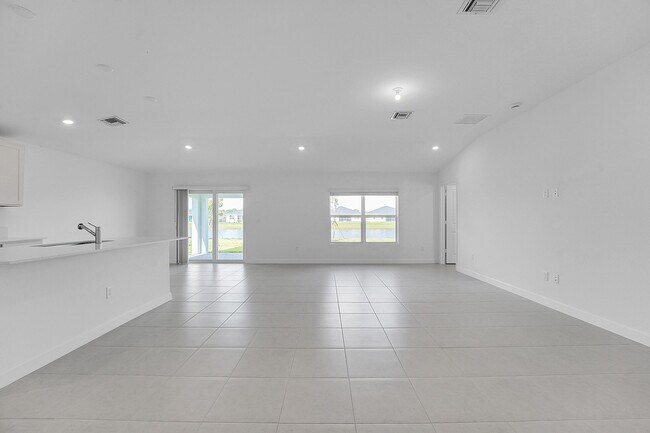 Building Photo - 6394 Windwood Wy