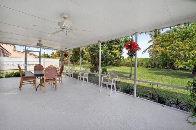 Building Photo - 10624 Plainview Cir