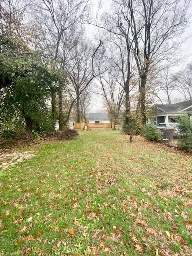 Building Photo - Incredible 3 BDRM / 2.5 BTH Franklin Home Available Now!