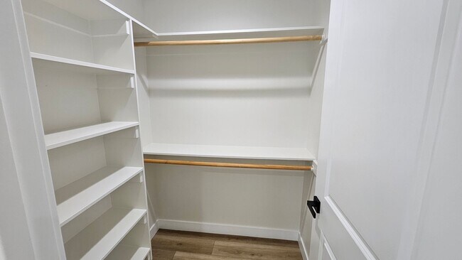 Building Photo - PLACE-NLO8655