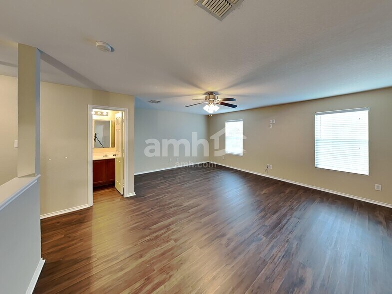 Building Photo - 8514 Silver Brush