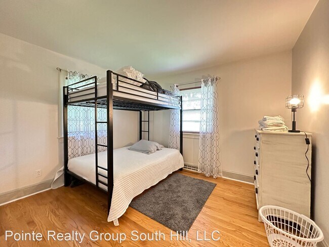 Building Photo - 2 br, 1.5 bath House - 1392 Jefferson St