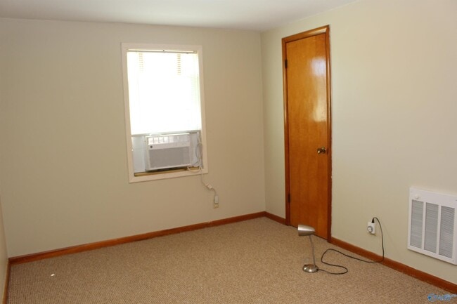Building Photo - 152 Clutts Rd