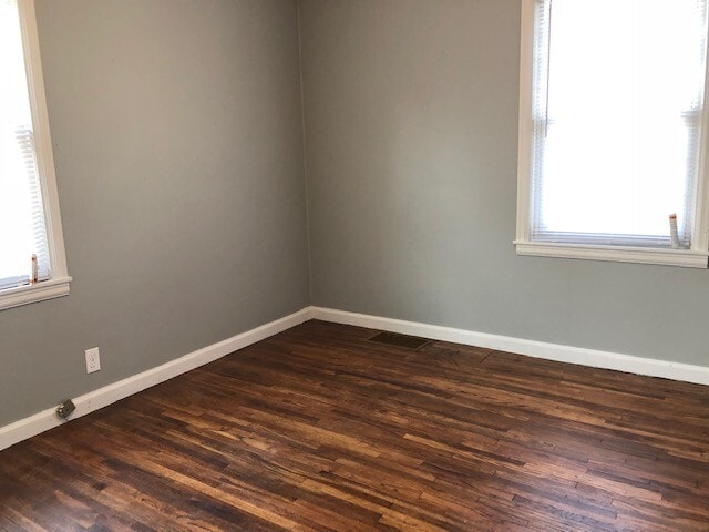 Building Photo - 632 Newton St